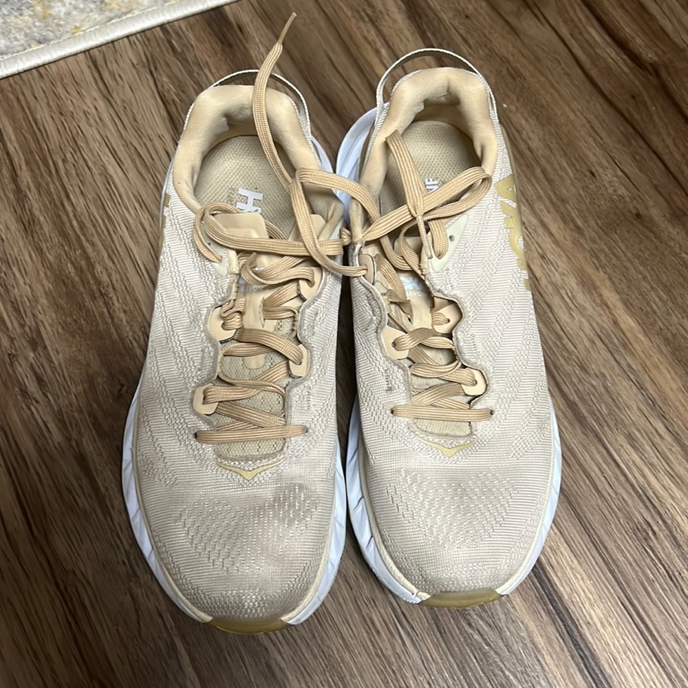Good Hokas
